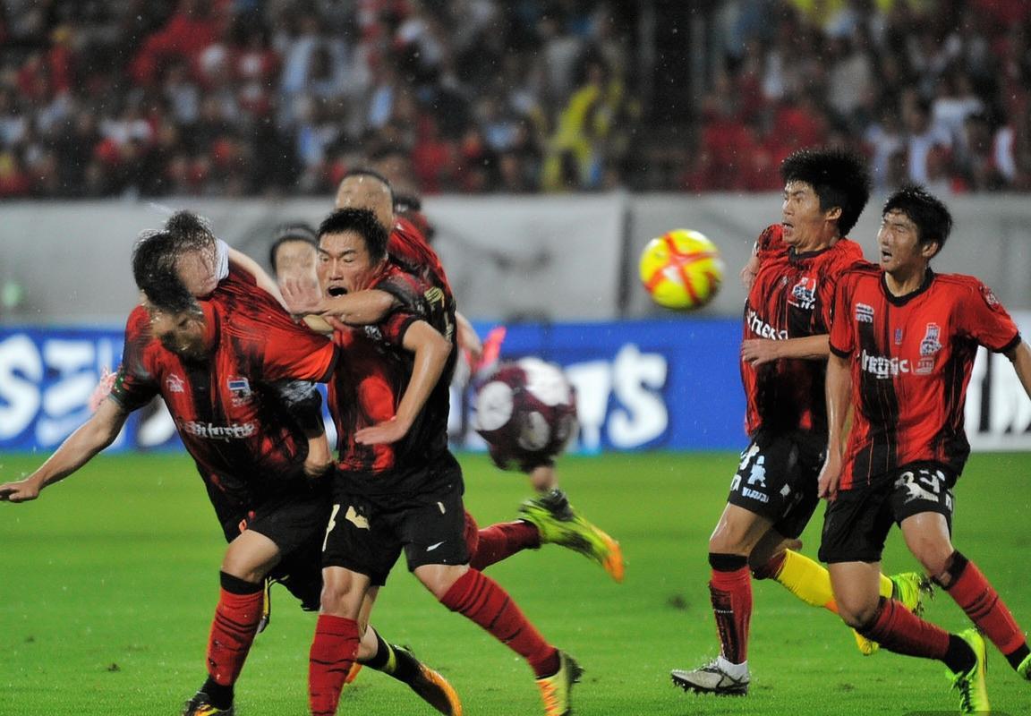 国安泰达中超对决：战术对决与精彩瞬间剖析(图2)